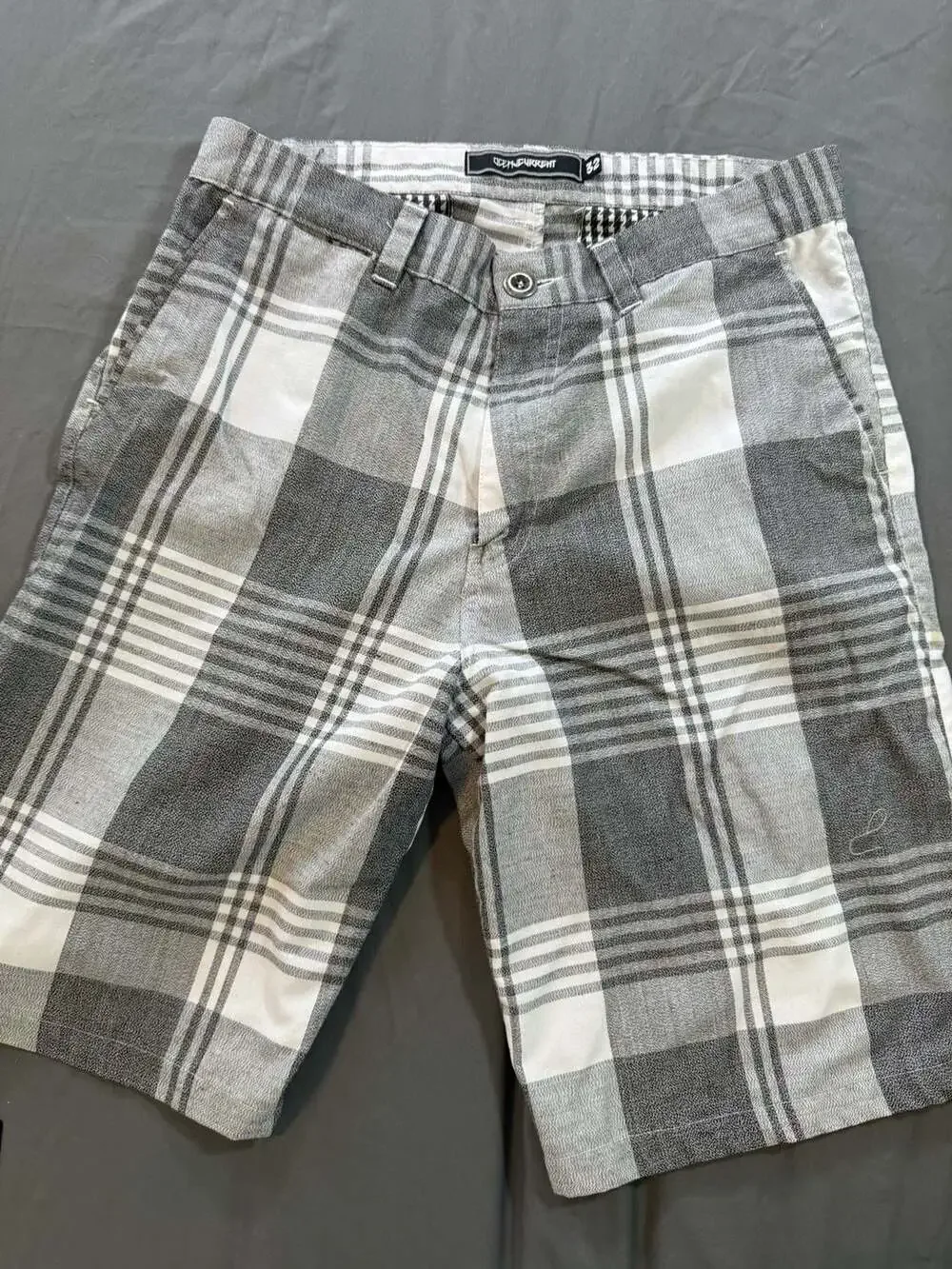 Ocean Current Plaid Shorts Gray White Men’s Size 32 Casual Flat Front